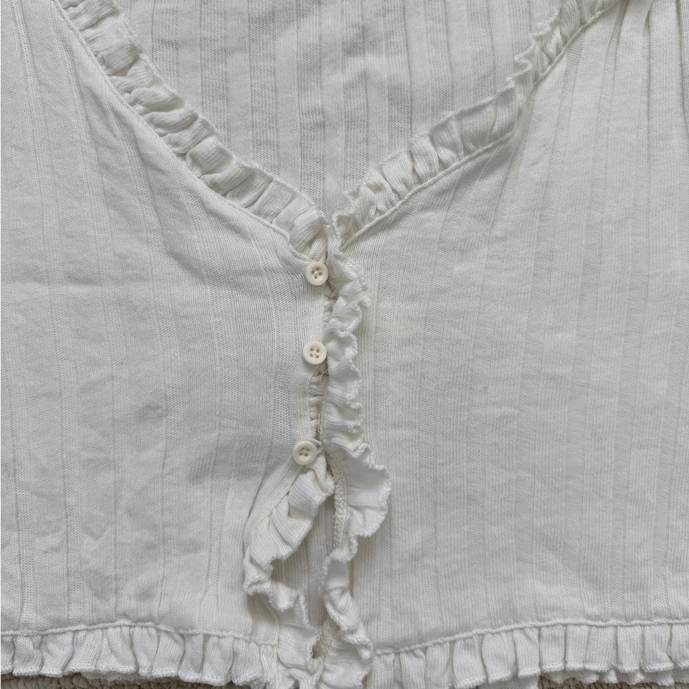 Zara White Button Ruffled V-Neck Top - Picture 3 of 5